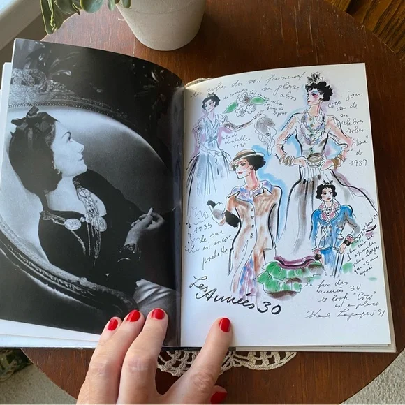 Chanel Universe of Fashion Book EUC - Picture 7 of 13